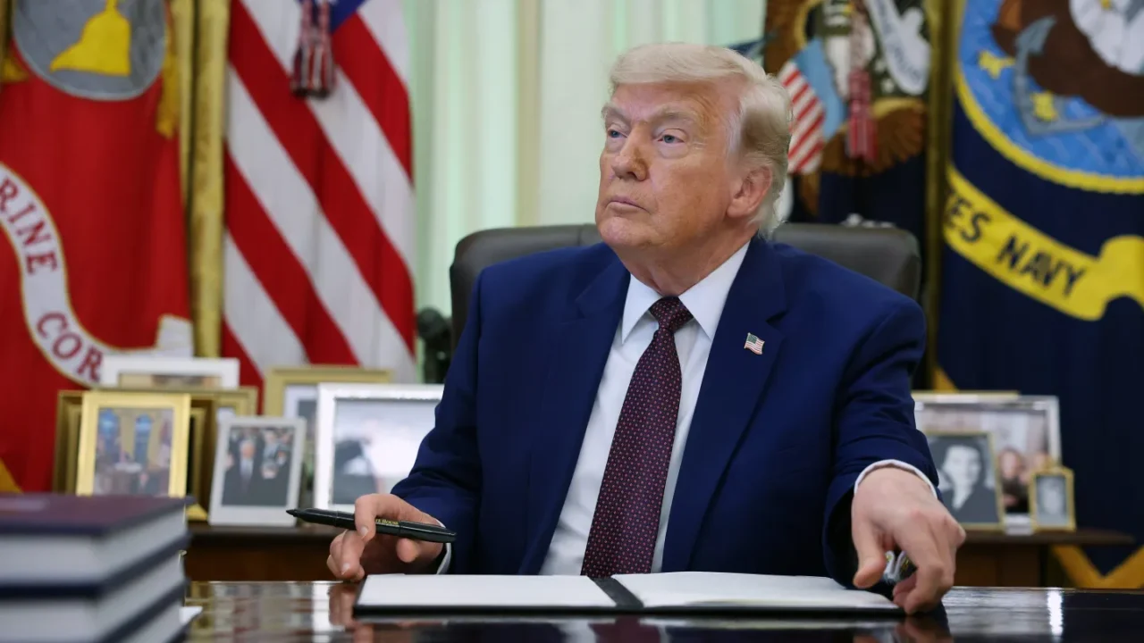 Trump Says Iran Agreement Is Scheduled for Sunday and Hormuz Would Reopen