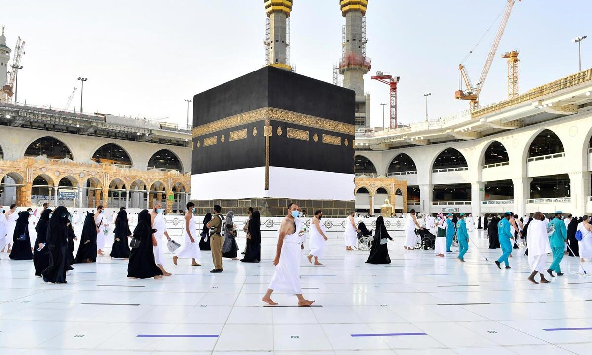 Saudi Arabia Suspends 21 Umrah Companies Over Performance and Compliance