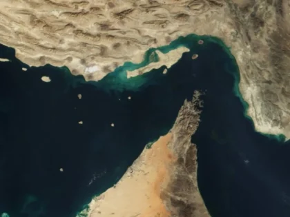 Strait of Hormuz Business Guide: Oil, LNG, Shipping, Insurance and Gulf Exposure