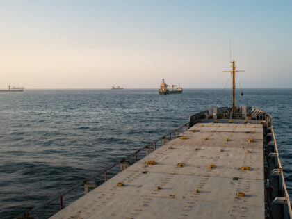Iran’s Hormuz Position Keeps Gulf Shipping Negotiations Fragile