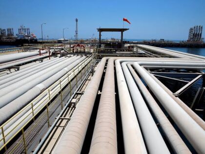 Saudi Non-Oil Activity Hits Four-Month High Despite Export Slump